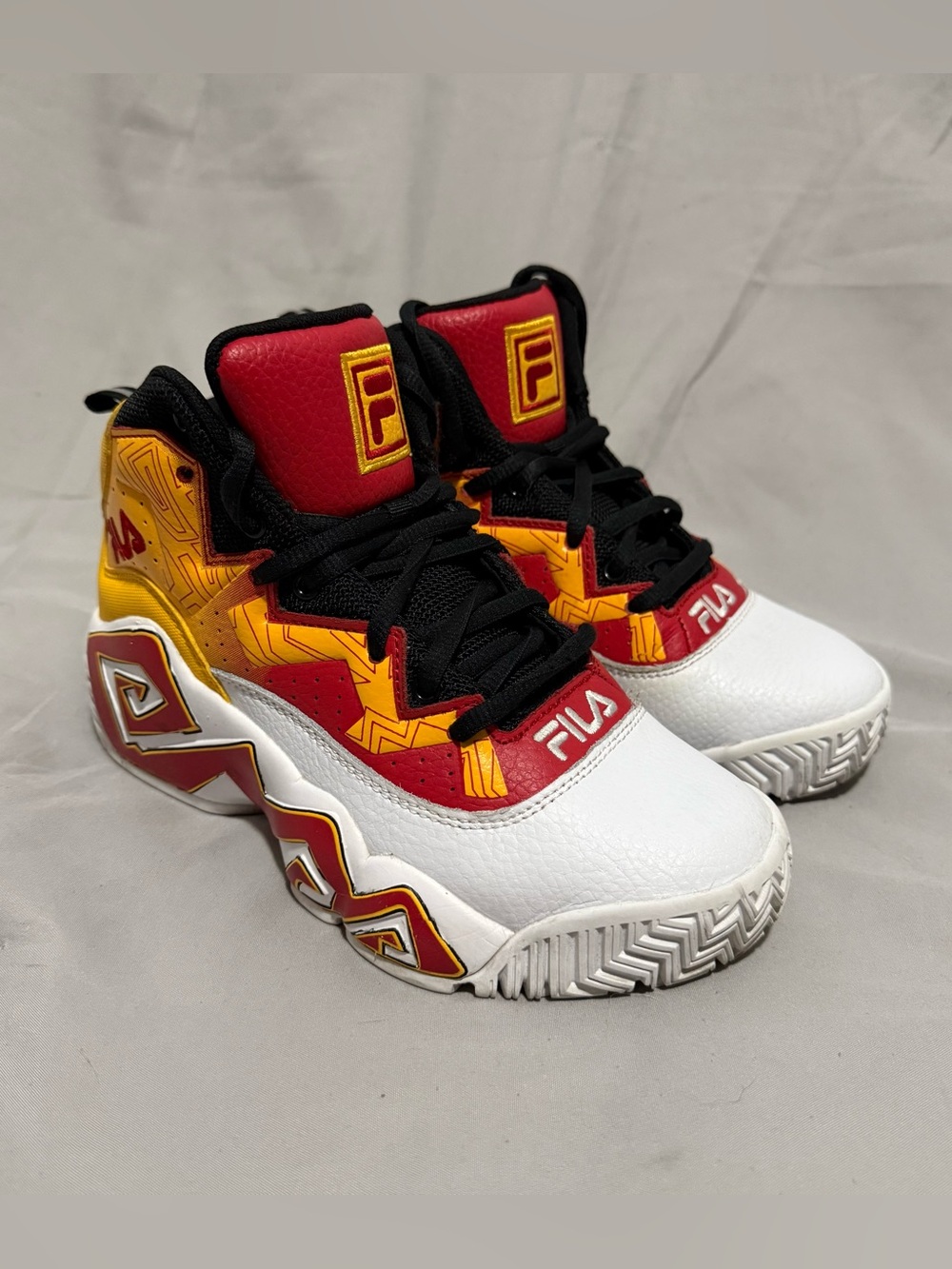 FILA MB Boys Sneakers White/Yellow/Red High Top Shoes Size 4.5